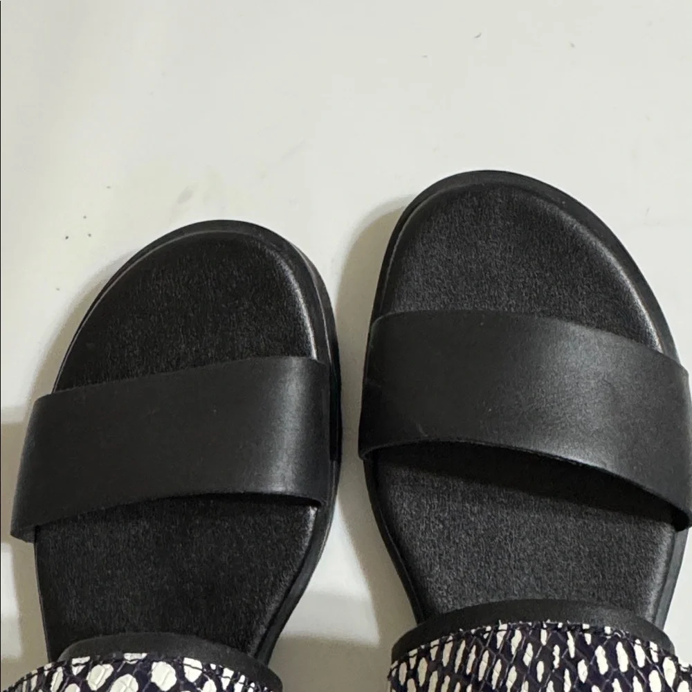 Sorel Black and White Patterned Sandals - Picture 7 of 9